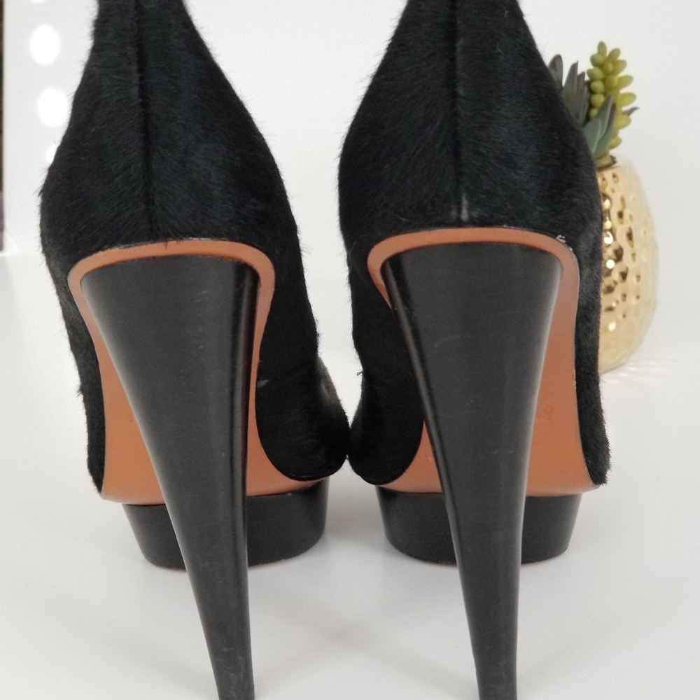 ELIZABETH & JAMES Mason Pony Hair Platform Pumps - Picture 3 of 10